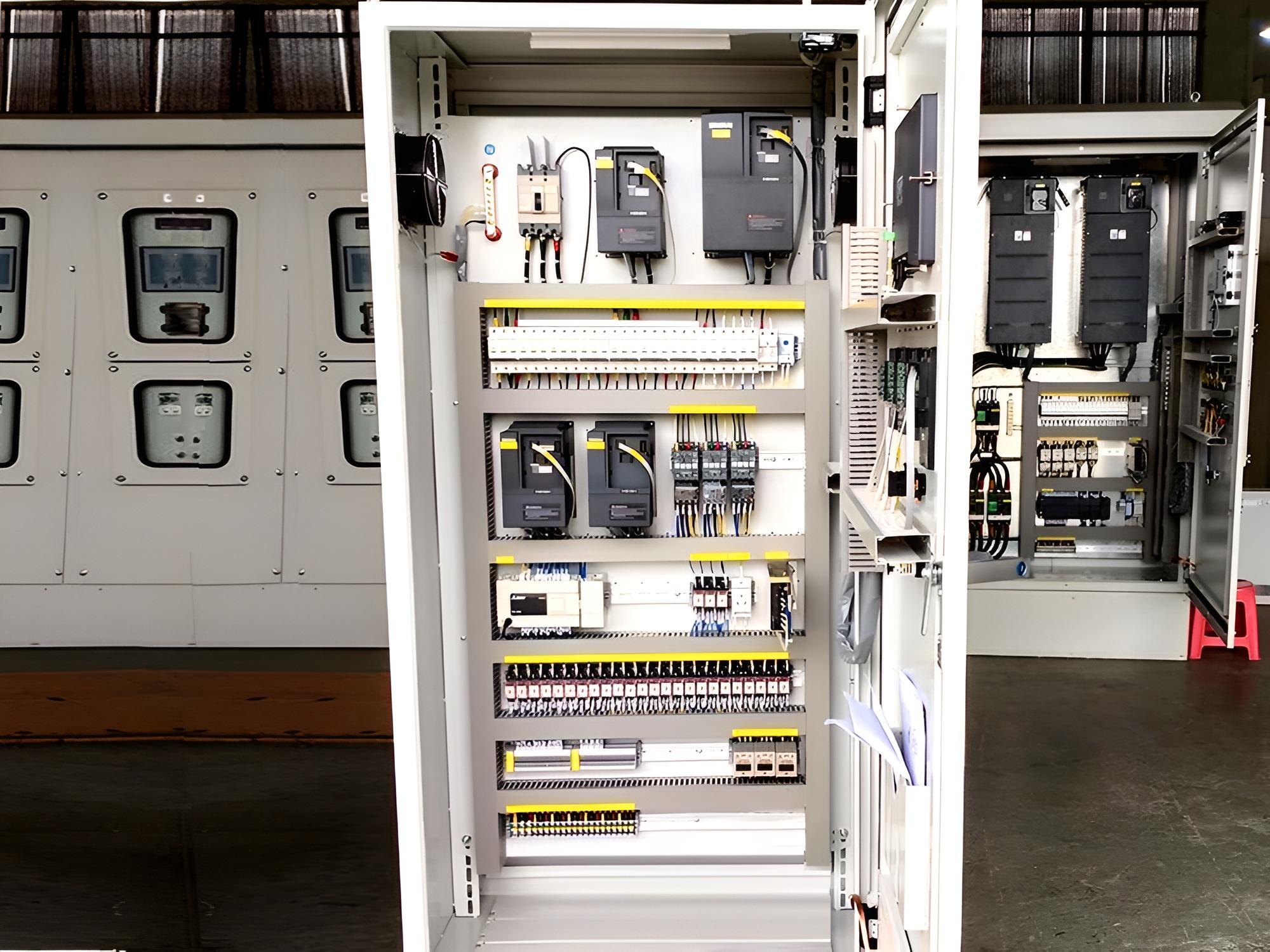 西林變頻器柜-新一能SD100變頻器柜廠家 西林變頻器柜-新一能SD100變頻器柜廠家